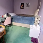 Cosy Single Room Only For Ladies In Tower Bridge