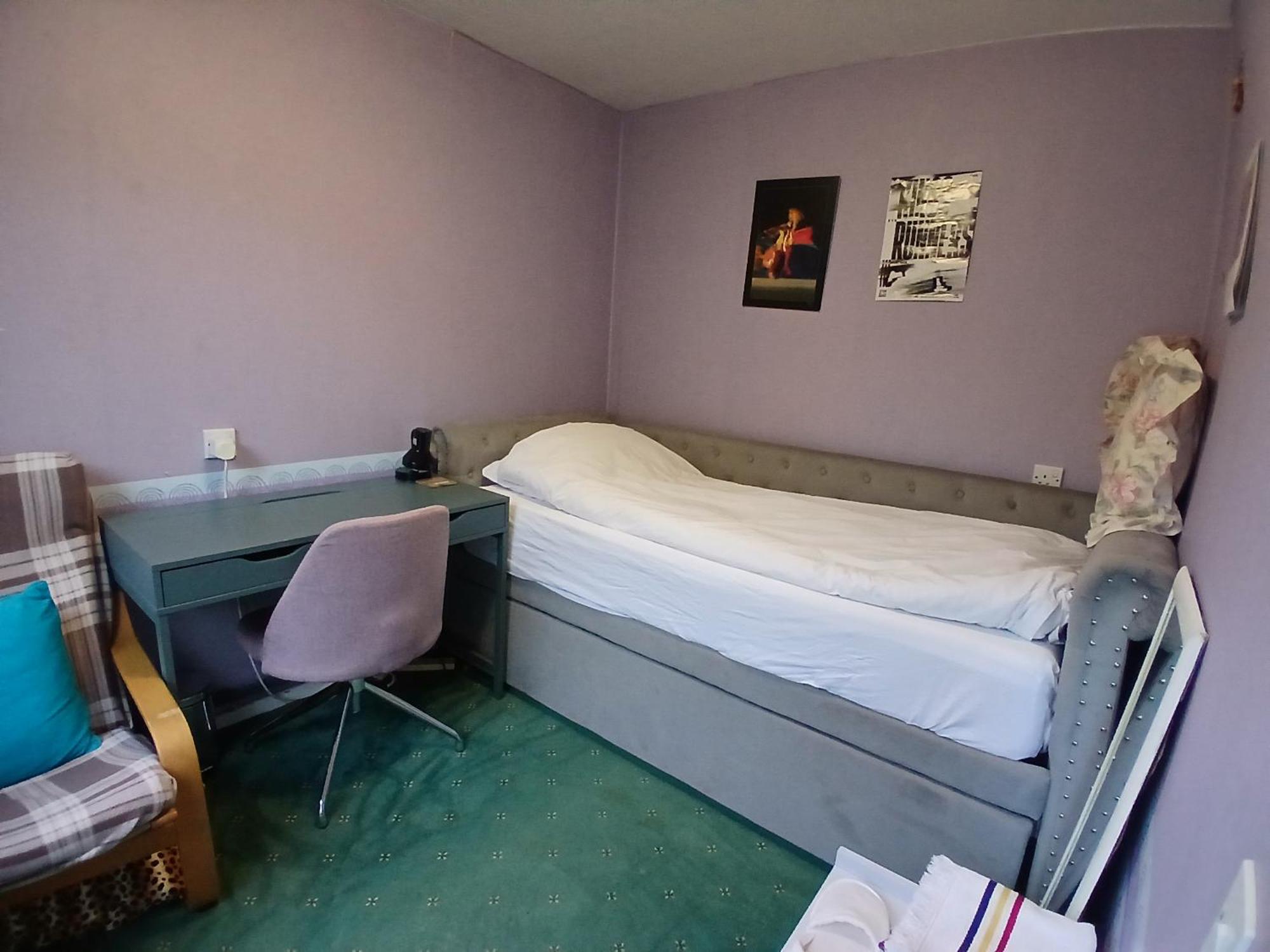 Cosy Single Only For Ladies In Tower Bridge *